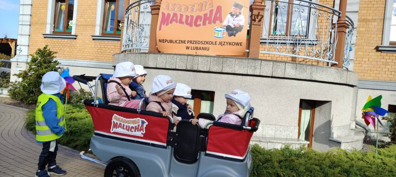 Jesienny spacer żłobkowiczów z Akademii Malucha