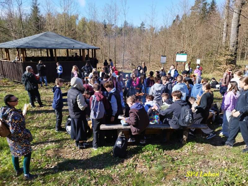 Rajd pieszy SP4 z okazji Dnia Ziemi – nauka i przygoda w jednym