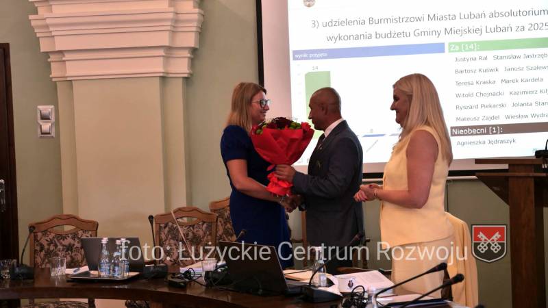 Wotum zaufania i absolutorium dla burmistrza Lubania